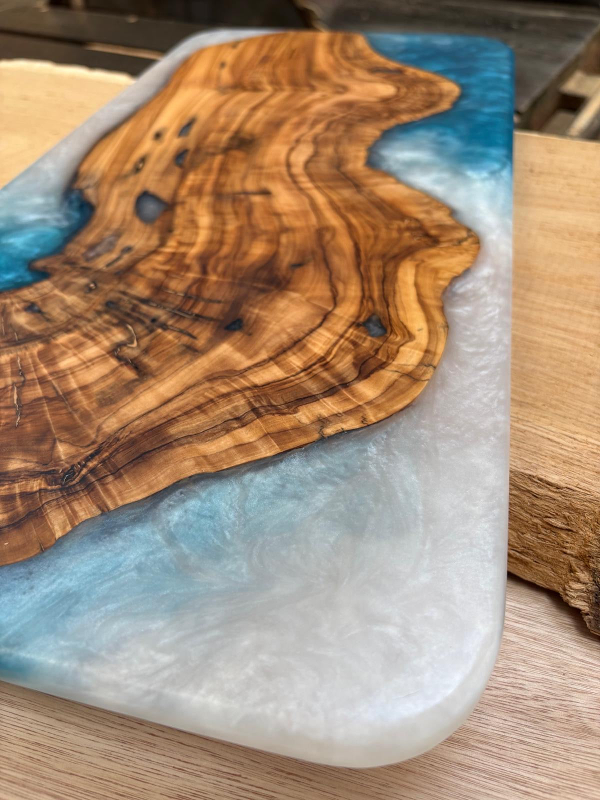 Ocean Tide Live-Edge Olive Wood & Resin Board — 50x25cm